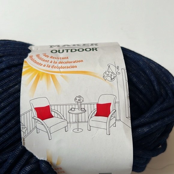 Bernat Maker OUTDOOR yarn - Picture 4 of 7